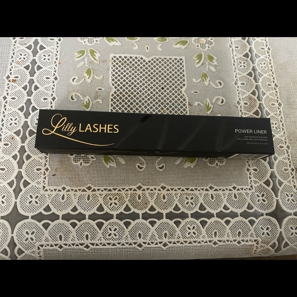 Lilly lashes power liner